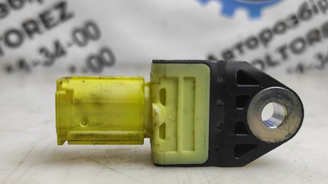 Датчик Ейрбег передній 8983106070 TOYOTA