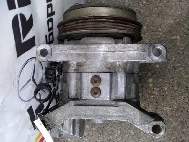 Правий важіль передній нижній підвіски 8K0407152F VAG