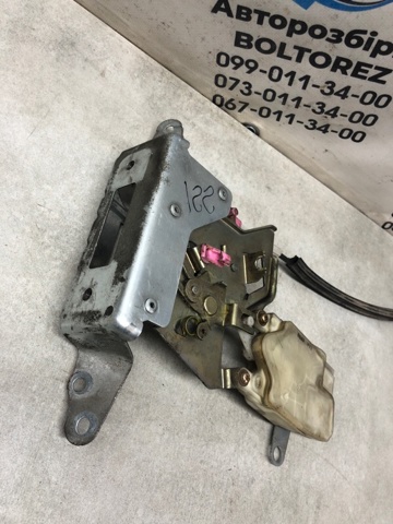 Замок скла задньої 3/5-ї двері (ляди) 90330EA500 NISSAN