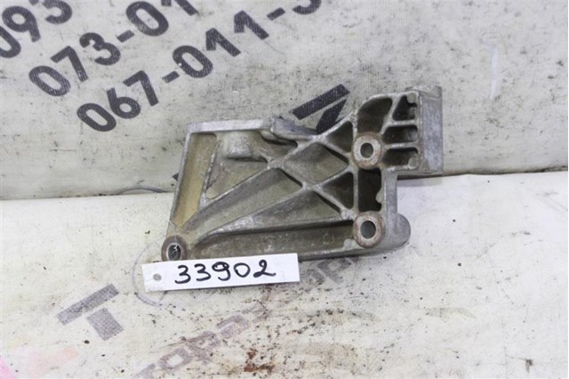 Кріплення генератора 90571112 OPEL