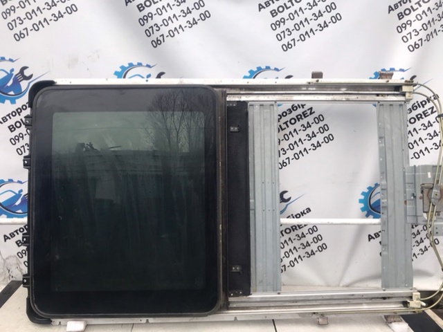 Деталі люків облицювання кузова 913508H310 NISSAN