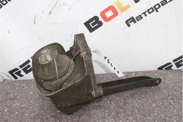 Подушка (опора) двигуна, права передня 9161142 VOLVO
