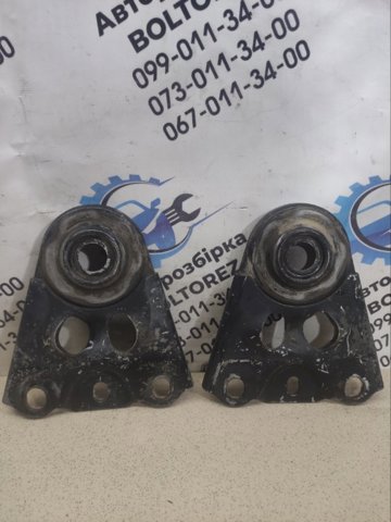 Кронштейн передньої балки 9180949 VOLVO