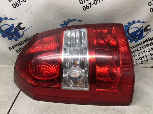 Ліхтар задній лівий 924012E010 HYUNDAI