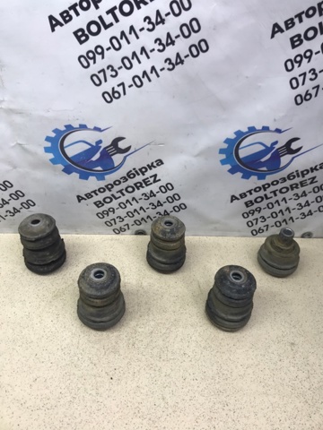 Кріплення платформи 95510EB301 NISSAN