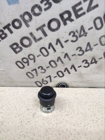 Розетка прикурювача A0008202853 MERCEDES