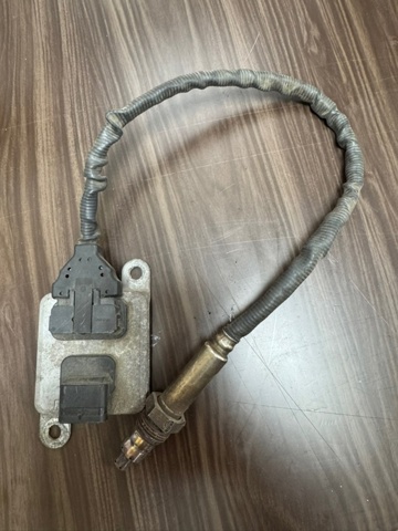 Датчик оксидів азоту NOX A0009053403 MERCEDES