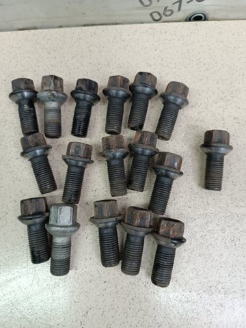 Болти колісні A0009904907 MERCEDES
