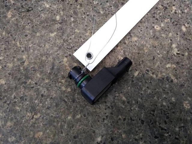 Датчик тиску наддуву (датчик нагнітання повітря в турбіну) A0071530528 MERCEDES