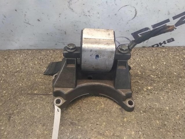 Кріплення подушки коробки передач A1402421340 MERCEDES