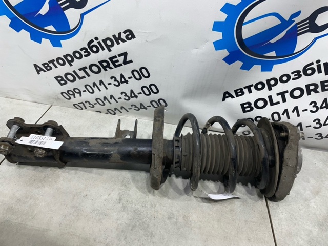 Стійка передня, ліва A1563231900 MERCEDES
