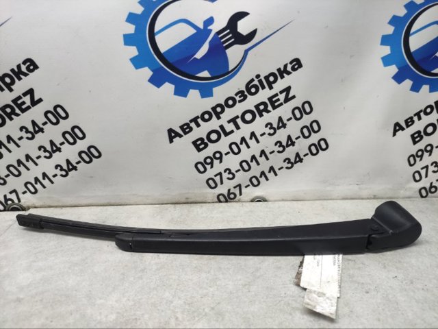 Важіль-поводок склоочисника заднього скла A1568200044 MERCEDES