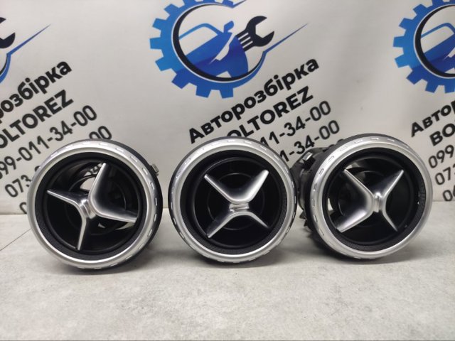 Решітка повітропровода A1568300054 MERCEDES