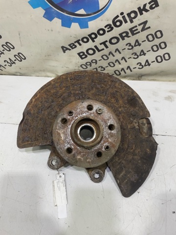 Цапфа поворотна права A1633320102 MERCEDES