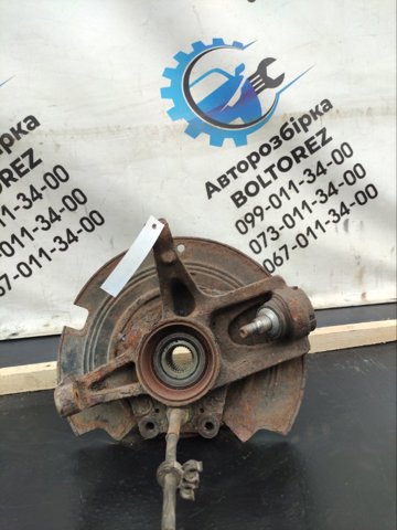 Цапфа поворотна права A1633500208 MERCEDES