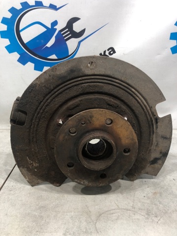 Цапфа поворотна права A1633500608 MERCEDES