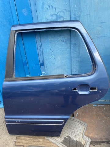 Двері пасажирськи задні ліві A1637301505 MERCEDES