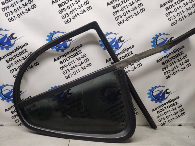 Скло кутове дверей задніх A1637350409 MERCEDES