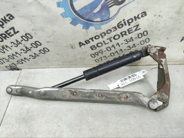 Шарнір капота правий A1638800428 MERCEDES