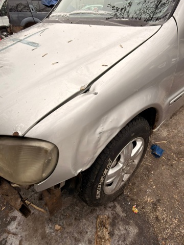 Бічна частина передня ліва A1638801306 MERCEDES