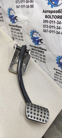 Педаль гальма A1642902001 MERCEDES