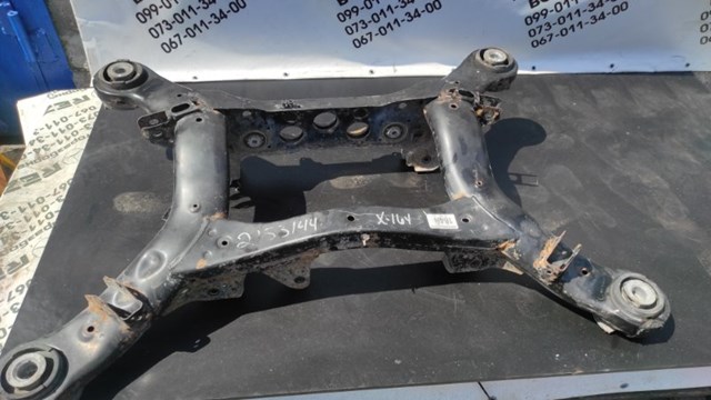 Балка задньої підвіски поперечна A1643500132 MERCEDES