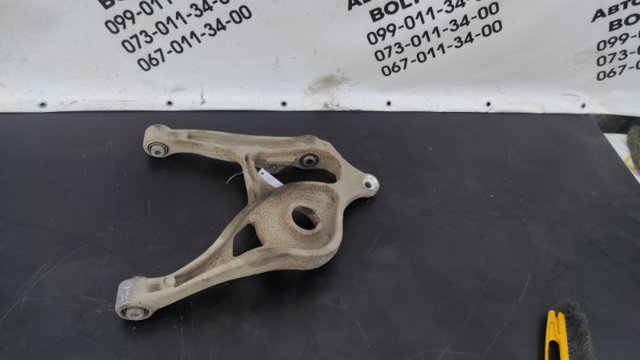 Балансир задній нижній, правий A1643502006 MERCEDES
