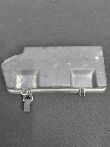Кришка блока запобіжників A1645400782 MERCEDES