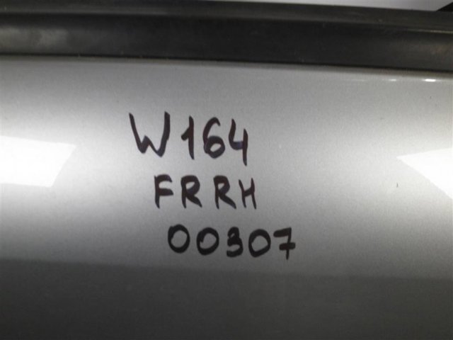 Дверка передня права A1647200205 MERCEDES