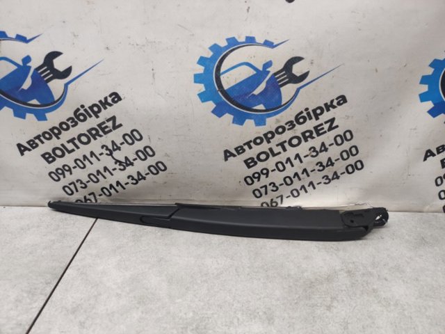Важіль-поводок склоочисника заднього скла A1648200744 MERCEDES
