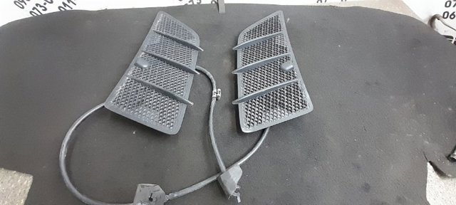 Пластик під лобове скло A1648804405 MERCEDES