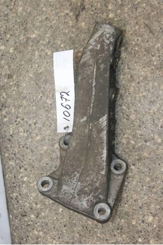 Кронштейн подушки (опори) двигуна, правої A1662230204 MERCEDES