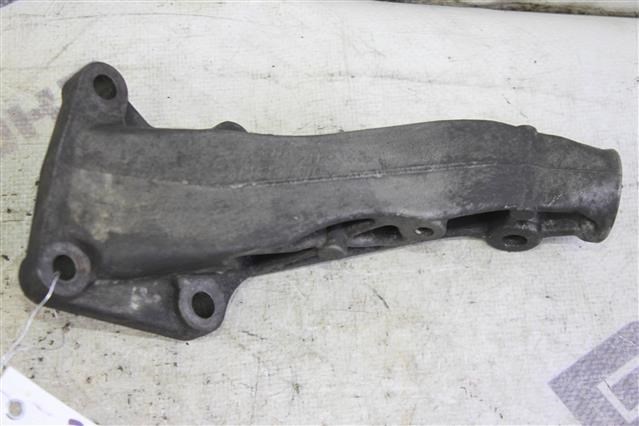 Кронштейн подушки (опори) двигуна, правої A1662230404 MERCEDES