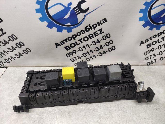 Корпус запобіжників A1669063901 MERCEDES