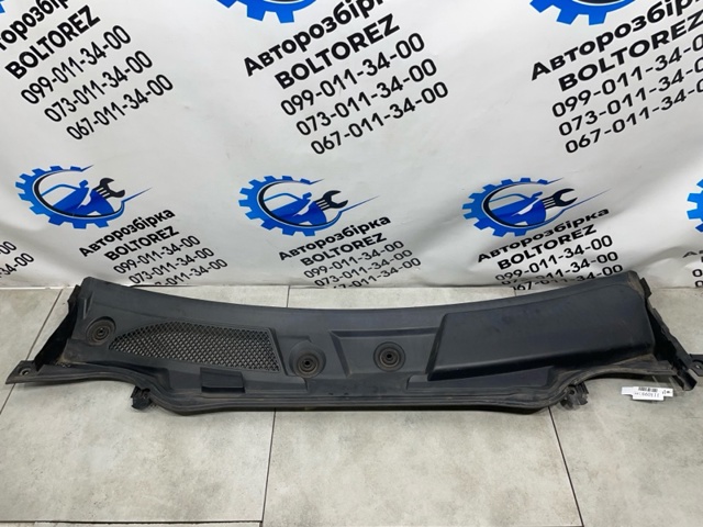 Водостік лобового скла, жабо A1768300113 MERCEDES