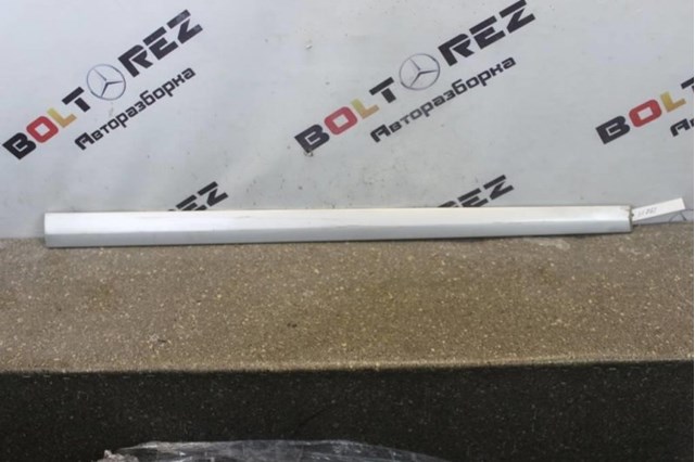 Накладка передніх дверей A2036902162 MERCEDES