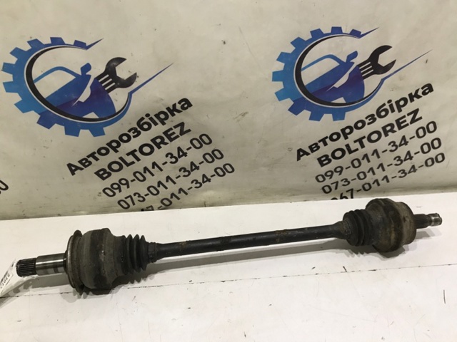 Привід задній A2043502110 MERCEDES