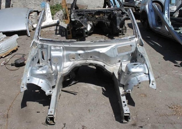 Лонжерон рами передній правий A2046200250 MERCEDES