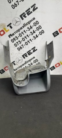 Петля заднтої двері, правої A2047301337 MERCEDES