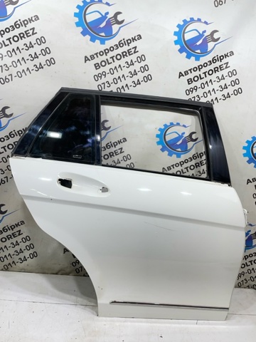 Двері пасажирські задні праві A2047302400 MERCEDES