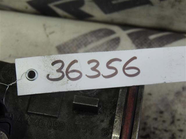Ручка двері в зборі A20476001709197 MERCEDES