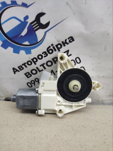 Мотор склопідйомника дверей передніх, лівих A2048200142 MERCEDES