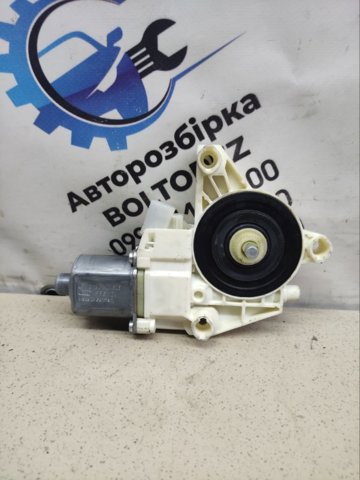 Мотор склопідйомника дверей задніх, лівих A2048200542 MERCEDES
