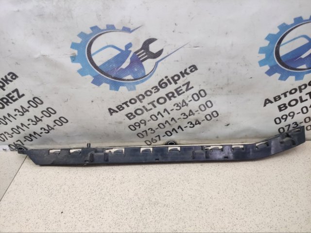 Напрямна заднього бампера, права A2048800630 MERCEDES