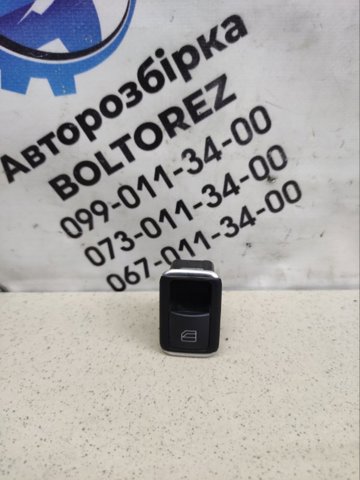 Кнопка підйомника переднього правого скла A2049058102 MERCEDES
