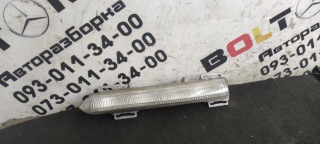 Туманка права A2049069100 MERCEDES