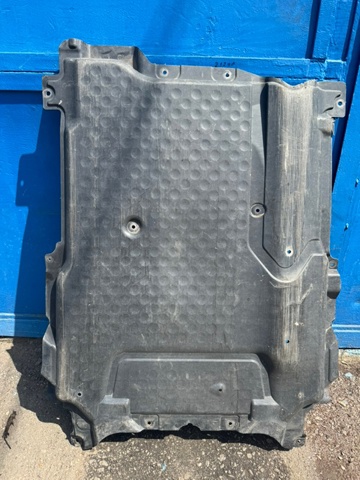 Захист двигуна задній A2055200423 MERCEDES