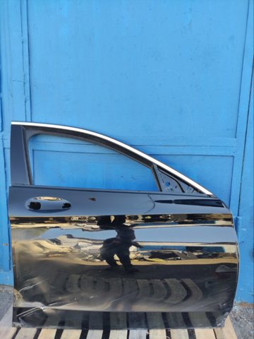 Дверка передня права A2057200205 MERCEDES