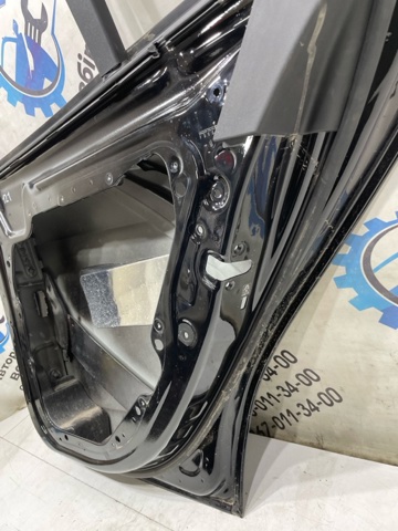 Двері задні в зборі A2057300205 MERCEDES