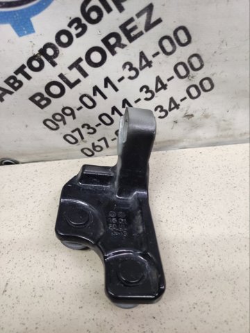 Петля заднтої двері, лівої A2057300337 MERCEDES